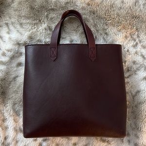 Small Madewell transport tote in burgundy